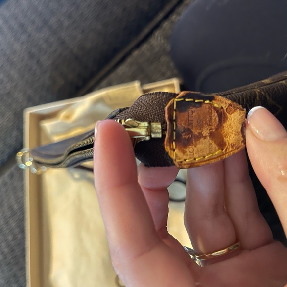 Louis Vuitton Pochette - Picture 4 of 15